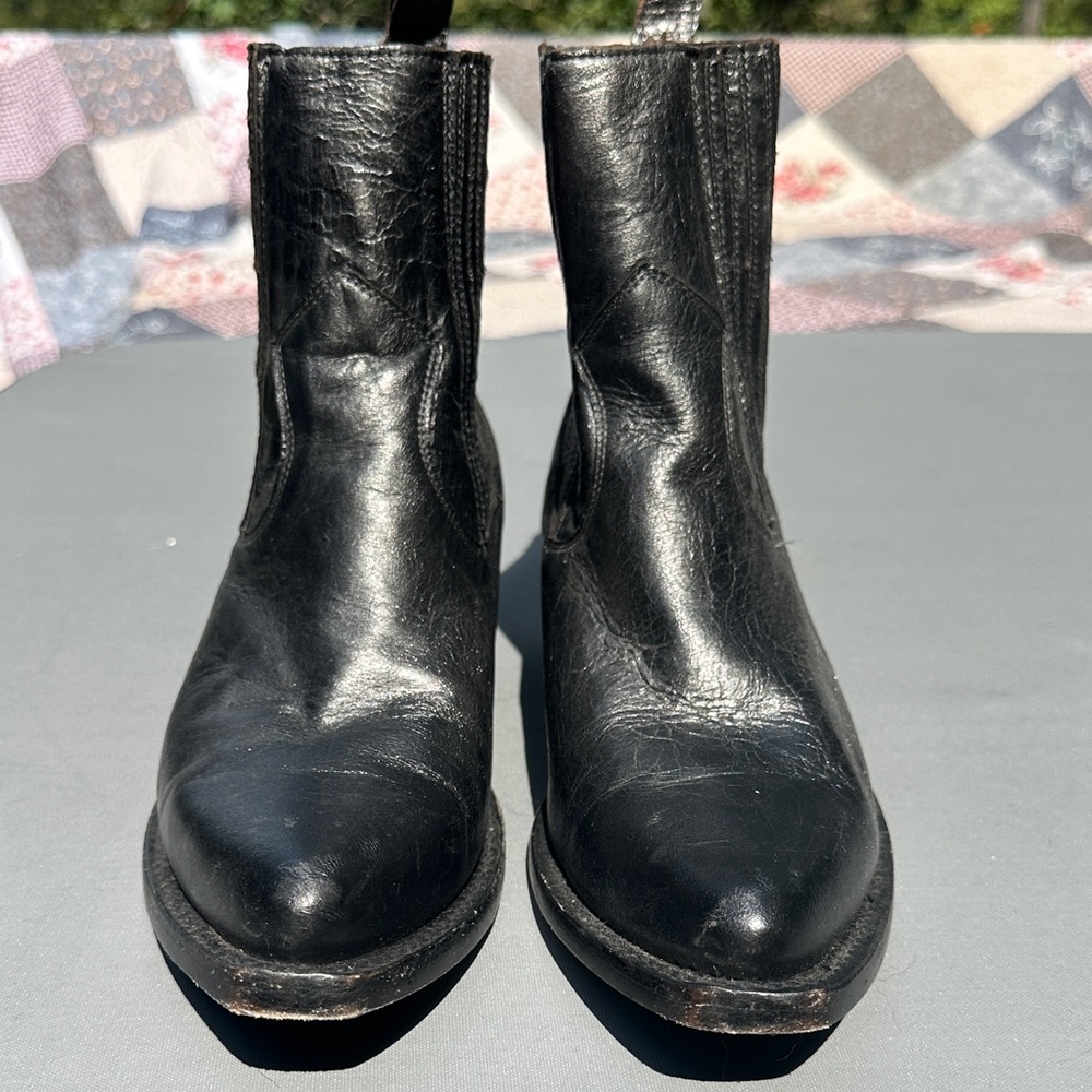 Woman's FRYE leather "Sacha Chelsea" western/cowboy boot. Size 9 Non smoking hm